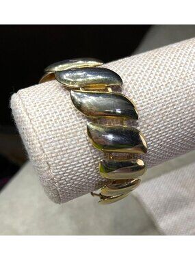 Vintage 80s Chunky Wave Link Style Shiny Gold Tone Bracelet